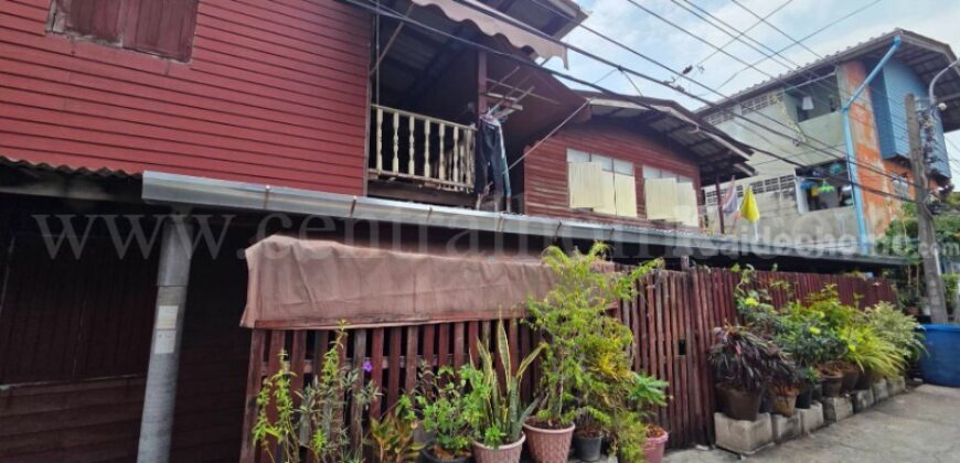 บ้านเดี่ยว 2 หลัง พร้อมห้องเช่า 82 ตร.วา สำโรงกลาง สมุทรปราการ ราคาถูก