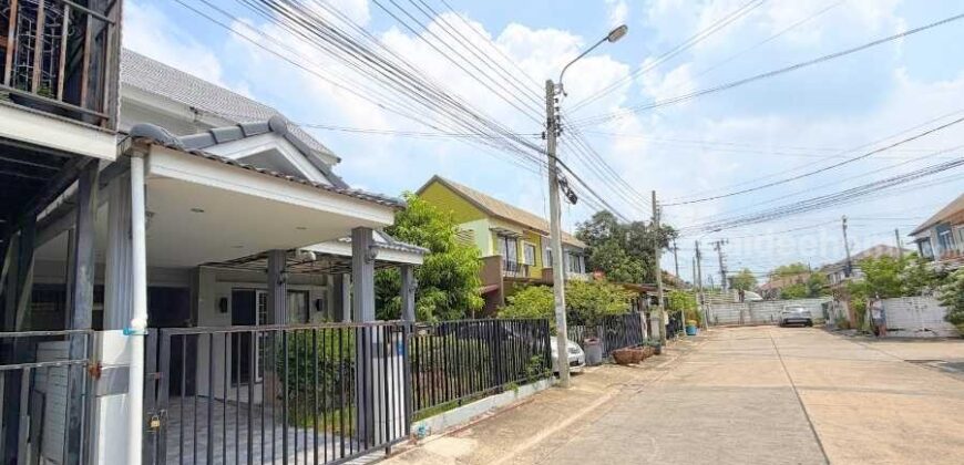 ขาย !! ทาวน์เฮ้าส์ 2 ชั้น บ้านพฤกษา54/1 วงแหวนฯ – คลองถนน (หลังมุม ขนาด 28 ตร.ว.) ต่อเติมพร้อมอยู่ บางใหญ่ นนทบุรี : Baan Pruksa 54/1 Wongwaen-Khlong Thanon
