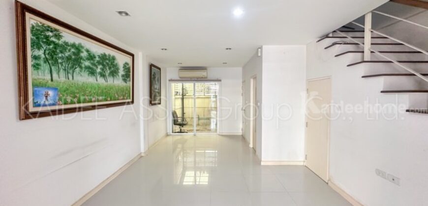 ลุมพินี ทาวน์ เพลส รัชโยธิน-เสนา | ทาวน์โฮม จันทรเกษม