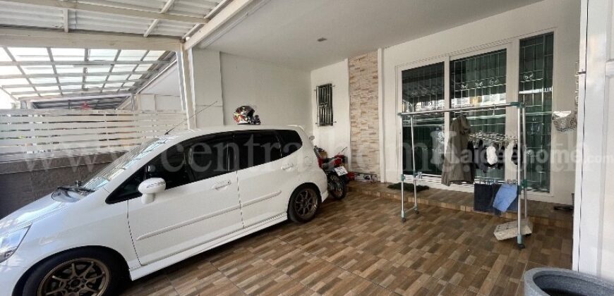 ทาวน์เฮ้าส์ โกลเด้น ทาวน์ ปิ่นเกล้า – จรัญสนิทวงศ์ หลังริม พร้อมเข้าอยู่