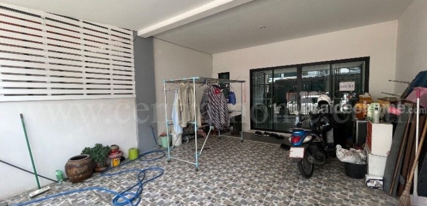 ทาวน์เฮ้า อิงทาวน์ ติวานนท์ ทำเลดี ต้นซอย พร้อมอยู่ ราคาถูก