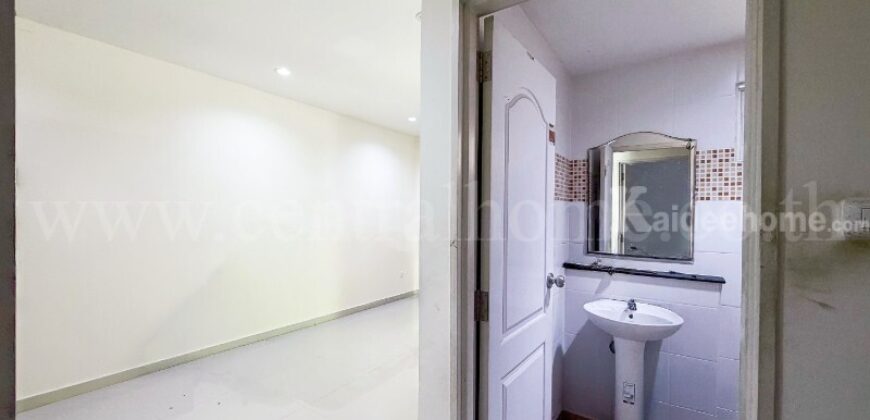 ทาวน์โฮม ไอลีฟ ทาวน์ พระราม 2 กม.14 ต่อเติมครบ สภาพดี พร้อมอยู่