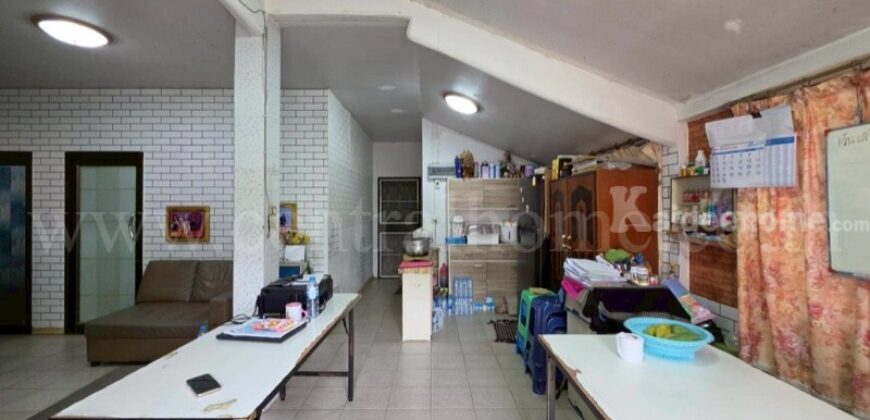 บ้านเดี่ยว 2 หลัง 53.3 ตารางวา ซอยเทิดราชัน 33