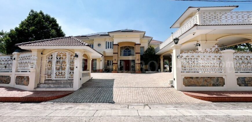 บ้านเดี่ยว 367 ตารางวา ลัดดารมย์ รัตนาธิเบศร์ แปลงริม หลังใหญ่ที่สุดในโครงการ