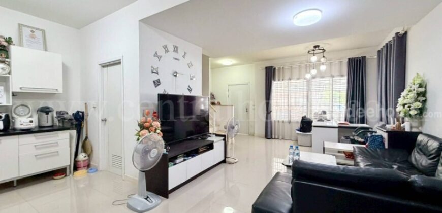 ทาวน์โฮม เดอะ คอนเนค ดอนเมือง – เทิดราชัน หลังริม ใกล้สนามบินดอนเมือง