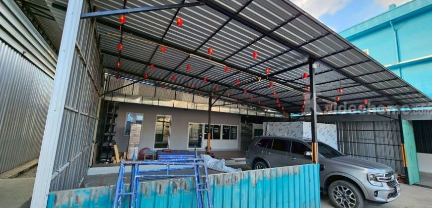 ให้เช่าโกดัง บ้านบึง ชลบุรี ขนาดพื้นที่ 1,600 ตร.ม.