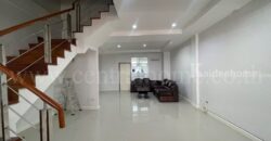 ทาวน์เฮ้าส์ 3 ชั้น เดอะบริติช กัลปพฤกษ์ พร้อมอยู่ ราคาถูก