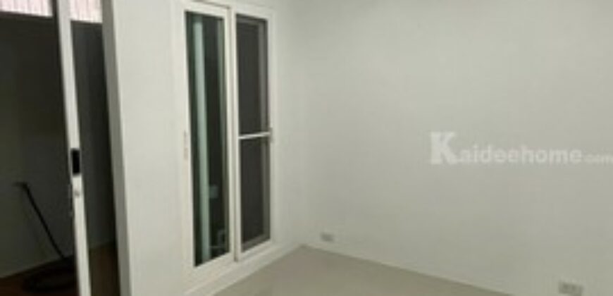 รหัสC7082 ให้เช่าทาวน์โฮม 3ชั้น เหมาะทำโฮมออฟฟิศและพักอาศัย ซอยลาซาล สุขุมวิท105