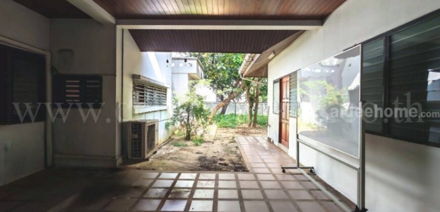 บ้านเดี่ยว ศรีเจริญวิลล่า หลังมุม ติดถนนเทพารักษ์ ใกล้ รพ.สินแพทย์