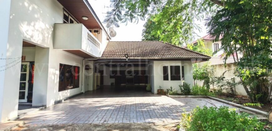 บ้านเดี่ยว ศรีเจริญวิลล่า หลังมุม ติดถนนเทพารักษ์ ใกล้ รพ.สินแพทย์