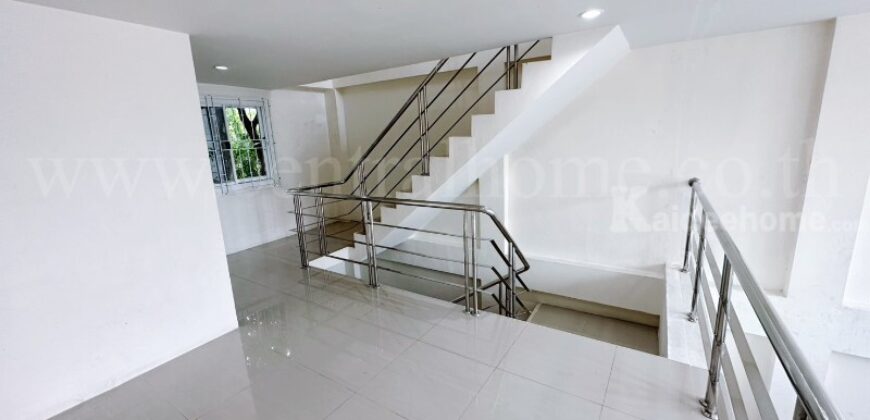 ขายและให้เช่า อาคารพาณิชย์ 3.5 ชั้น ทำเลทอง ถนนนวมินทร์ ใกล้ตลาดปัฐวิกรณ์