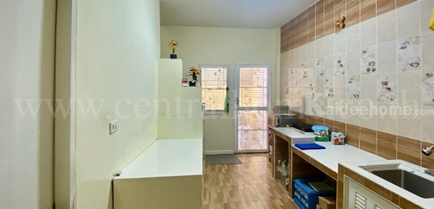 ทาวน์เฮ้าส์ บีเค ลัคกี้โฮม 3 อุทัย-โรจนะ ต่อเติมครบ พร้อมอยู่