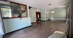 ขายบ้านเดี่ยว 2 ชั้น หมู่บ้านสารินซิตี้ วงตะวัน ถนนพระราม2 ซอยเจษฎาวิถี พื้นที่ 109.9 ตรว. ขายเพียง 4.9 ล้านบาท ราคานี้ถูกที่สุดในโครงการแล้ว ใกล้เซ็นทรัล มหาชัย