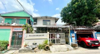 ขายที่ดินพร้อมบ้าน2ชั้น ถนนลาดพร้าว101 แยก48 ซอยบ่อปลา พื้นที่ 25 ตารางวา ทำเลดี ขายเพียง 1.55 ล้านบาท ใกล้รถไฟฟ้าสายสีเหลือง สถานีลาดพร้าว101