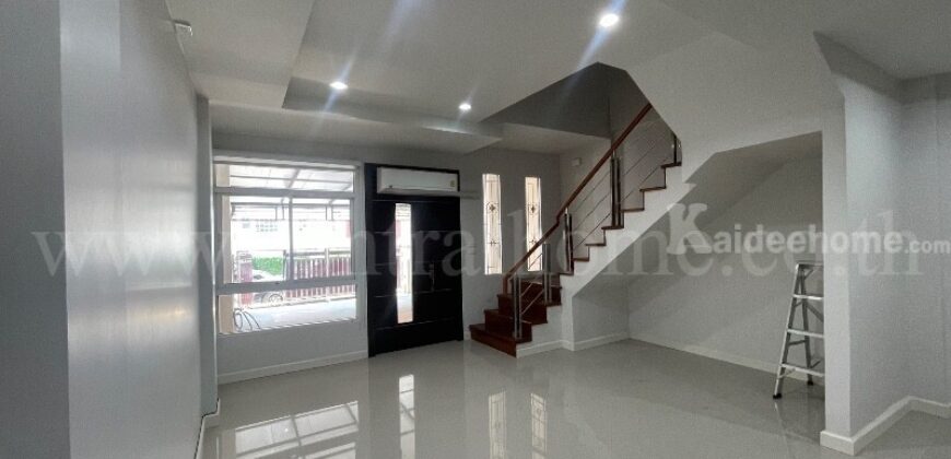 ทาวน์เฮ้าส์ 3 ชั้น เดอะบริติช กัลปพฤกษ์ พร้อมอยู่ ราคาถูก