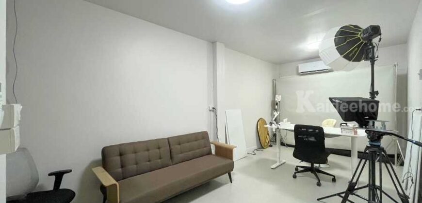 ขาย!! บ้านเดี่ยวหลังใหญ่ พร้อมบ้านน๊อคดาวน์ ซอยเทิดราชัน 37 (ขนาด 160 ตร.ว.) ถ.เทิดราชัน สีกัน ดอนเมือง กทม.