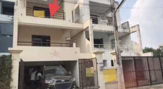 ขายทาวน์เฮ้าส์ 3 ชั้น 30 ตรว หมู่บ้านคลองหลวงโฮมเพลส ตรงข้ามแมคโครคลองหลวง โทร 0982251577