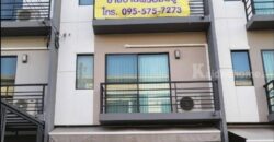 ขาย/ให้เช่า ทาวน์โฮม 3 ชั้น บ้านกลางเมือง (รามอินทรา-วัชรพล) 3 ห้องนอน ใกล้ แฟชั่นไอส์แลนด์ โทร 095-9166677