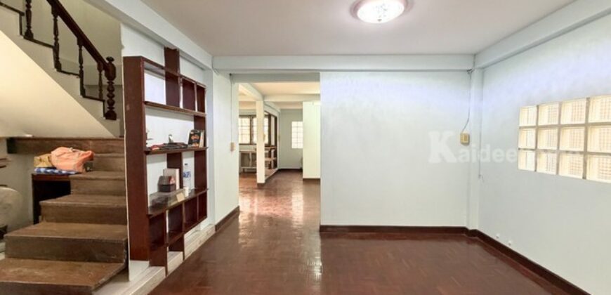 บ้านเดี่ยว คันนายาว หมู่บ้านสวนสยาม (อมรพันธ์นคร 6) 64 ตร.ว. 4 นอน ตรงข้ามสโมสร