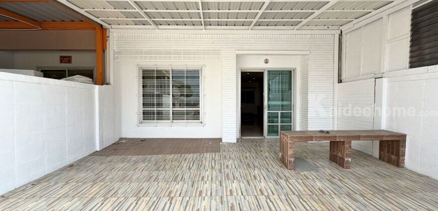 ทาวน์เฮ้าส์สินทวี เทียนทะเล โครงการ 1 รีโนเวทสวย สภาพนางฟ้า 24 ตร.ว. พร้อมอยู่ทันที