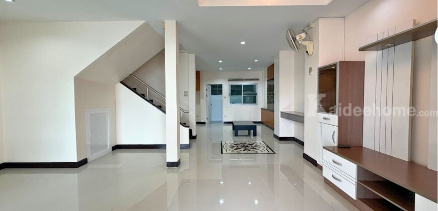 ทาวน์เฮ้าส์สินทวี เทียนทะเล โครงการ 1 รีโนเวทสวย สภาพนางฟ้า 24 ตร.ว. พร้อมอยู่ทันที