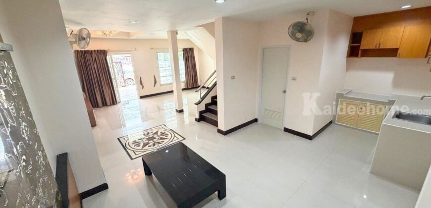 ทาวน์เฮ้าส์สินทวี เทียนทะเล โครงการ 1 รีโนเวทสวย สภาพนางฟ้า 24 ตร.ว. พร้อมอยู่ทันที