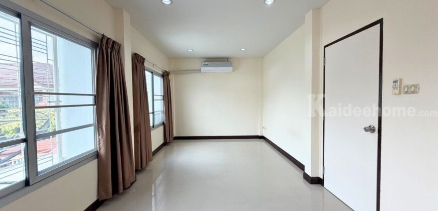 ทาวน์เฮ้าส์สินทวี เทียนทะเล โครงการ 1 รีโนเวทสวย สภาพนางฟ้า 24 ตร.ว. พร้อมอยู่ทันที