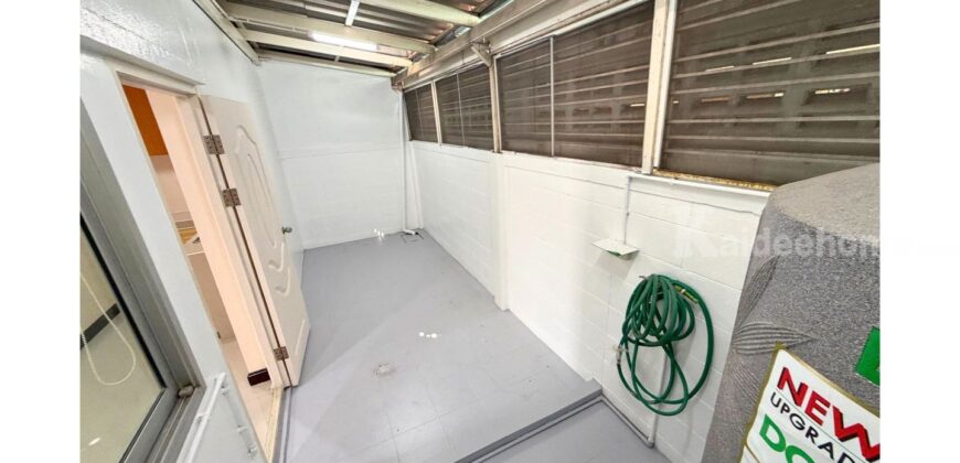 ทาวน์เฮ้าส์สินทวี เทียนทะเล โครงการ 1 รีโนเวทสวย สภาพนางฟ้า 24 ตร.ว. พร้อมอยู่ทันที