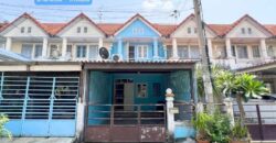 ขาย!! ทาวน์โฮม 2 ชั้น หมู่บ้านบัวทอง4 บ้านกล้วย-ไทรน้อย (ขนาด 16 ตร.ว.) ลานหน้าบ้านกว้าง ไม่แออัด บ้านหันหน้าไปทางทิศตะวันออกเฉียงเหนือ บางบัวทอง นนทบุรี : Baan Buathong4