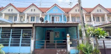 ขาย!! ทาวน์โฮม 2 ชั้น หมู่บ้านบัวทอง4 บ้านกล้วย-ไทรน้อย (ขนาด 16 ตร.ว.) ลานหน้าบ้านกว้าง ไม่แออัด บ้านหันหน้าไปทางทิศตะวันออกเฉียงเหนือ บางบัวทอง นนทบุรี : Baan Buathong4