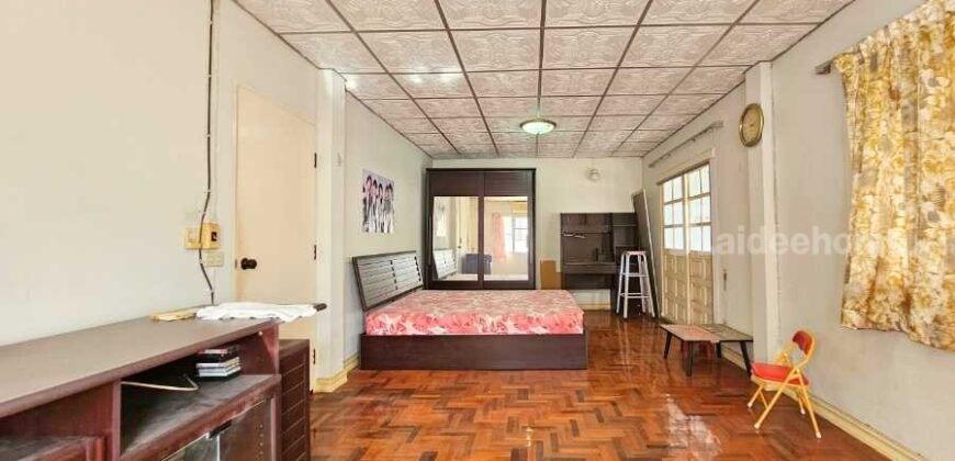 ขาย!! บ้านแฝด บ้านสวนนครชัยศรี จ.นครปฐม (ขนาด 40 ตร.ว.) ถนนหน้าบ้านกว้าง 7 เมตร โครงการอยู่ติดถนนใหญ่ ถนนเพชรเกษม : (Baan Suan Nakhon Chai Si)