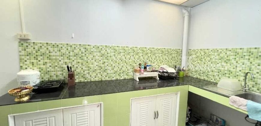 ขาย!! ทาวน์โฮม 2 ชั้น หมู่บ้านบัวทอง4 บ้านกล้วย-ไทรน้อย (ขนาด 16 ตร.ว.) ลานหน้าบ้านกว้าง ไม่แออัด บ้านหันหน้าไปทางทิศตะวันออกเฉียงเหนือ บางบัวทอง นนทบุรี : Baan Buathong4