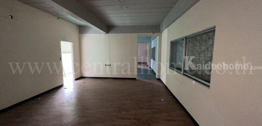 ให้เช่า อาคารสำนักงาน 3 ชั้น ติดถนนกำแพงเพชร 6 ทำเลดี ใกล้รถไฟฟ้า ราคาถูก 