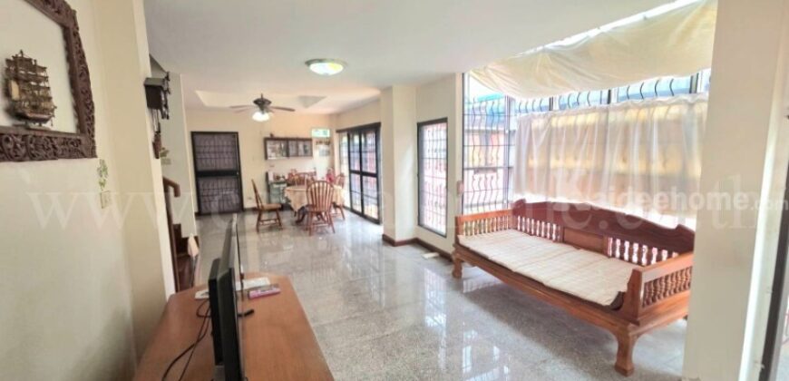 บ้านแฝด ซิลค์ วิลเลจ พหลโยธิน 54 หลังริม ติดถนน บ้านสวย ราคาถูก