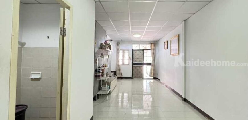 ขาย!! ทาวน์โฮม 2 ชั้น หมู่บ้านบัวทอง4 บ้านกล้วย-ไทรน้อย (ขนาด 16 ตร.ว.) ลานหน้าบ้านกว้าง ไม่แออัด บ้านหันหน้าไปทางทิศตะวันออกเฉียงเหนือ บางบัวทอง นนทบุรี : Baan Buathong4