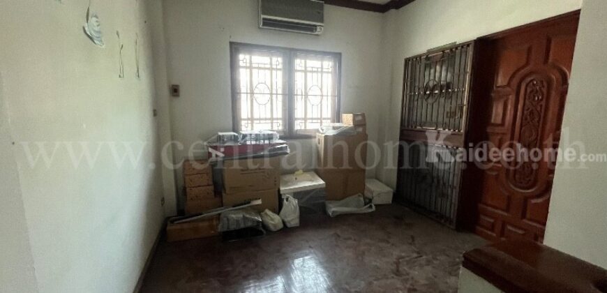 ทาวน์เฮ้าส์ 3 ชั้น ซอยงามวงศ์วาน 47 โครงสร้างดี แปลงริม เหมาะลงทุนรีโนเวท