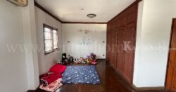 ทาวน์เฮ้าส์ 3 ชั้น ซอยงามวงศ์วาน 47 โครงสร้างดี แปลงริม เหมาะลงทุนรีโนเวท