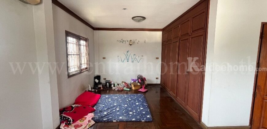 ทาวน์เฮ้าส์ 3 ชั้น ซอยงามวงศ์วาน 47 โครงสร้างดี แปลงริม เหมาะลงทุนรีโนเวท