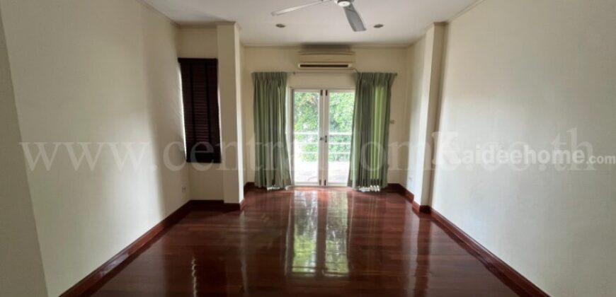 บ้านเดี่ยว แกรนด์โฮม พหลโยธิน 48 พร้อมเรือนรับรอง สภาพดี หลังมุม