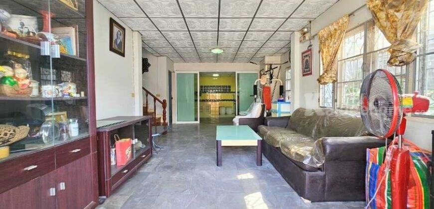 ขาย!! บ้านแฝด บ้านสวนนครชัยศรี จ.นครปฐม (ขนาด 40 ตร.ว.) ถนนหน้าบ้านกว้าง 7 เมตร โครงการอยู่ติดถนนใหญ่ ถนนเพชรเกษม : (Baan Suan Nakhon Chai Si)