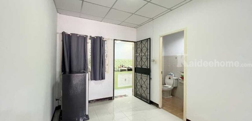 ขาย!! ทาวน์โฮม 2 ชั้น หมู่บ้านบัวทอง4 บ้านกล้วย-ไทรน้อย (ขนาด 16 ตร.ว.) ลานหน้าบ้านกว้าง ไม่แออัด บ้านหันหน้าไปทางทิศตะวันออกเฉียงเหนือ บางบัวทอง นนทบุรี : Baan Buathong4