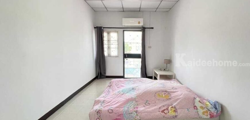 ขาย!! ทาวน์โฮม 2 ชั้น หมู่บ้านบัวทอง4 บ้านกล้วย-ไทรน้อย (ขนาด 16 ตร.ว.) ลานหน้าบ้านกว้าง ไม่แออัด บ้านหันหน้าไปทางทิศตะวันออกเฉียงเหนือ บางบัวทอง นนทบุรี : Baan Buathong4