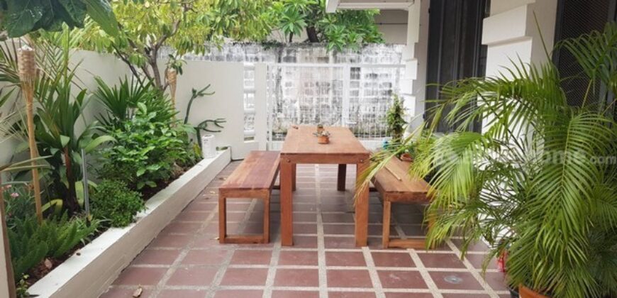 รหัสC7102 ให้เช่าทาวน์เฮ้าส์ 2ชั้น รีโนเวทใหม่ ถนนสุขุมวิท เอกมัย22 เหมาะทำที่พักอาศัยและโฮมออฟฟฟิศ