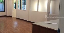 รหัสC7102 ให้เช่าทาวน์เฮ้าส์ 2ชั้น รีโนเวทใหม่ ถนนสุขุมวิท เอกมัย22 เหมาะทำที่พักอาศัยและโฮมออฟฟฟิศ