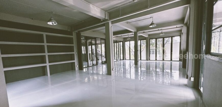 รหัสC7109 ให้เช่าอาคารสำนักงาน 2 หลังในพื้นที่เดียวกัน รีโนเวทใหม่ ถนนรัชดาภิเษก 32 ตรงข้ามศาลอาญา