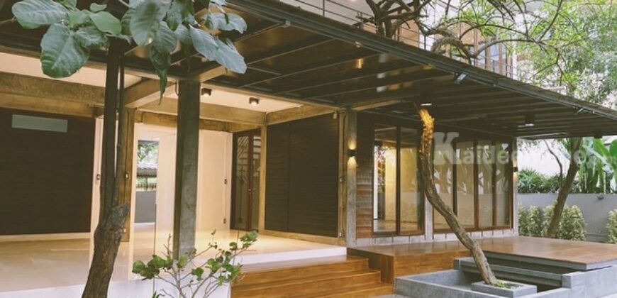 รหัสC7109 ให้เช่าอาคารสำนักงาน 2 หลังในพื้นที่เดียวกัน รีโนเวทใหม่ ถนนรัชดาภิเษก 32 ตรงข้ามศาลอาญา