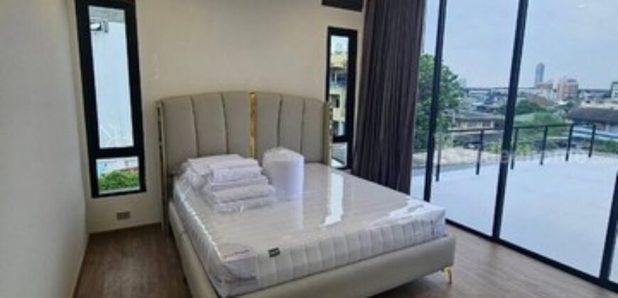 รหัสC7112 ให้เช่า ขายบ้านเดี่ยว 3 ชั้น Luxuly Pool villa ทำเลสุขุมวิท 62 ใกล้ BTS บางจาก