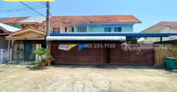 ขายทาวน์เฮ้าส์ 2 ชั้น หมู่บ้านบัวทอง4 ถนนบ้านกล้วย-ไทรน้อย พื้นที่ 45 ตารางวา หลังริม ต่อเติมเต็มพื้นที่ ขายเพียง 2.8 ล้านบาท