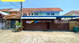 ขายทาวน์เฮ้าส์ 2 ชั้น หมู่บ้านบัวทอง4 ถนนบ้านกล้วย-ไทรน้อย พื้นที่ 45 ตารางวา หลังริม ต่อเติมเต็มพื้นที่ ขายเพียง 2.8 ล้านบาท