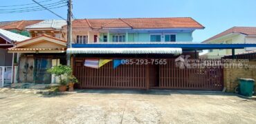 ขายทาวน์เฮ้าส์ 2 ชั้น หมู่บ้านบัวทอง4 ถนนบ้านกล้วย-ไทรน้อย พื้นที่ 45 ตารางวา หลังริม ต่อเติมเต็มพื้นที่ ขายเพียง 2.8 ล้านบาท